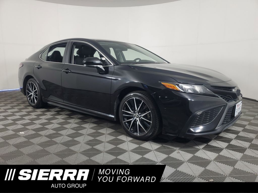 2024 Toyota Camry SE FWD