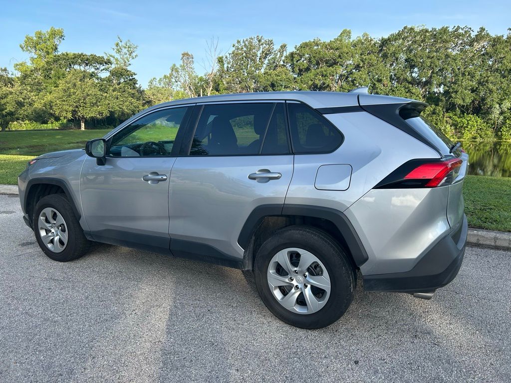2022 Toyota RAV4 LE 3