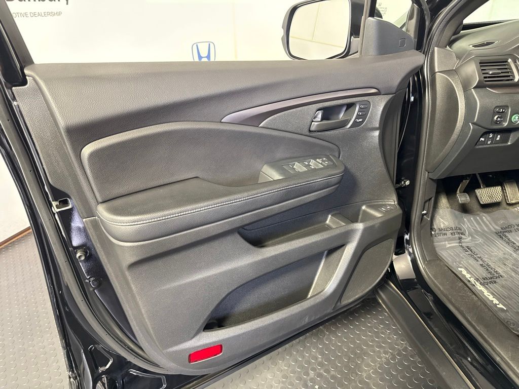 Thumbnail: 2022 Honda Passport - 13