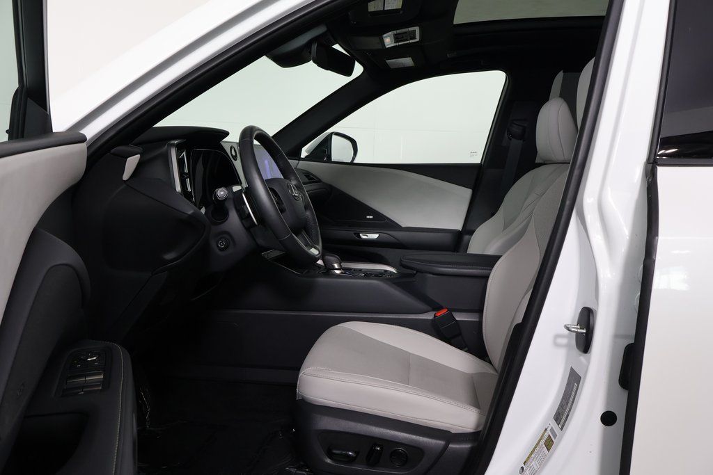 Thumbnail: 2025 Lexus TX - 10