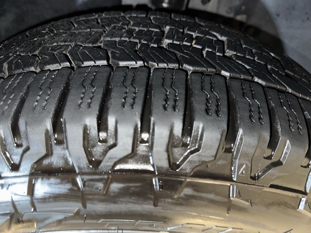 used 2019 Jeep Cherokee car, priced at $16,702