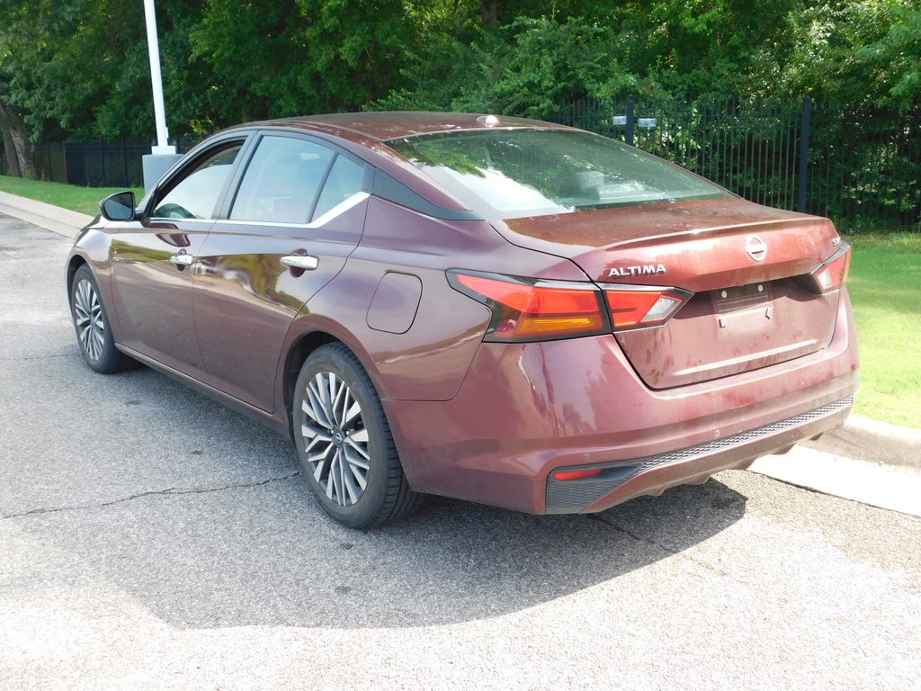 Thumbnail: 2023 Nissan Altima - 3