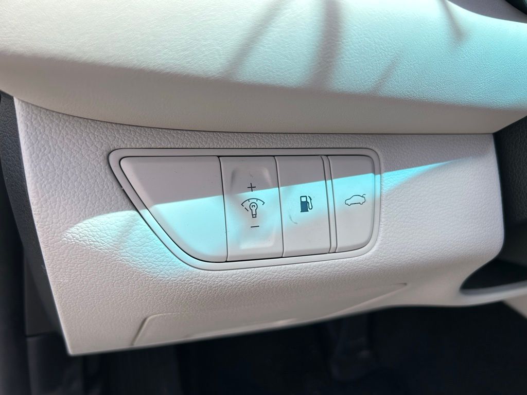 Thumbnail: 2025 Genesis G70 - 18