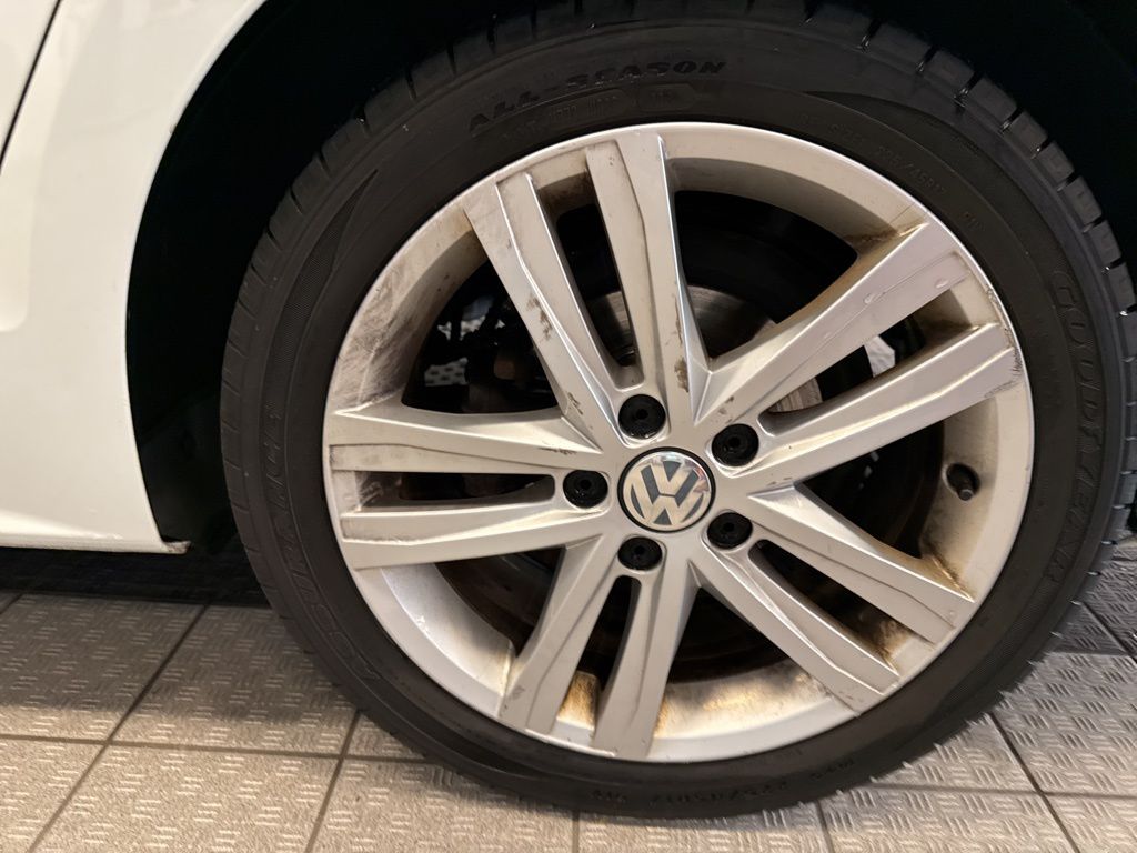2017 Volkswagen Jetta 1.8T SEL photo 10
