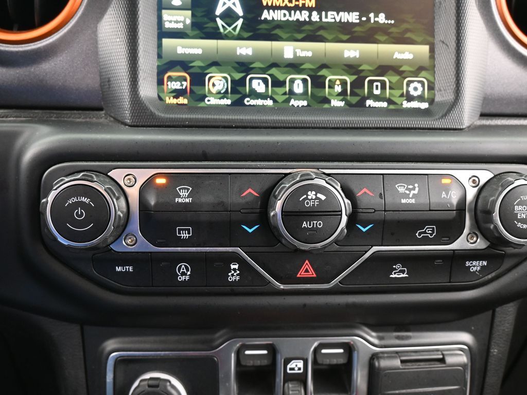 Used 2022 Bright White Clearcoat Jeep Mojave image 24