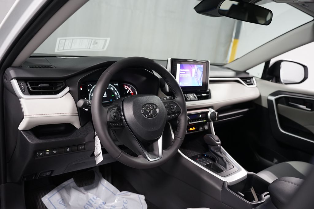 Thumbnail: 2025 Toyota RAV4 - 11