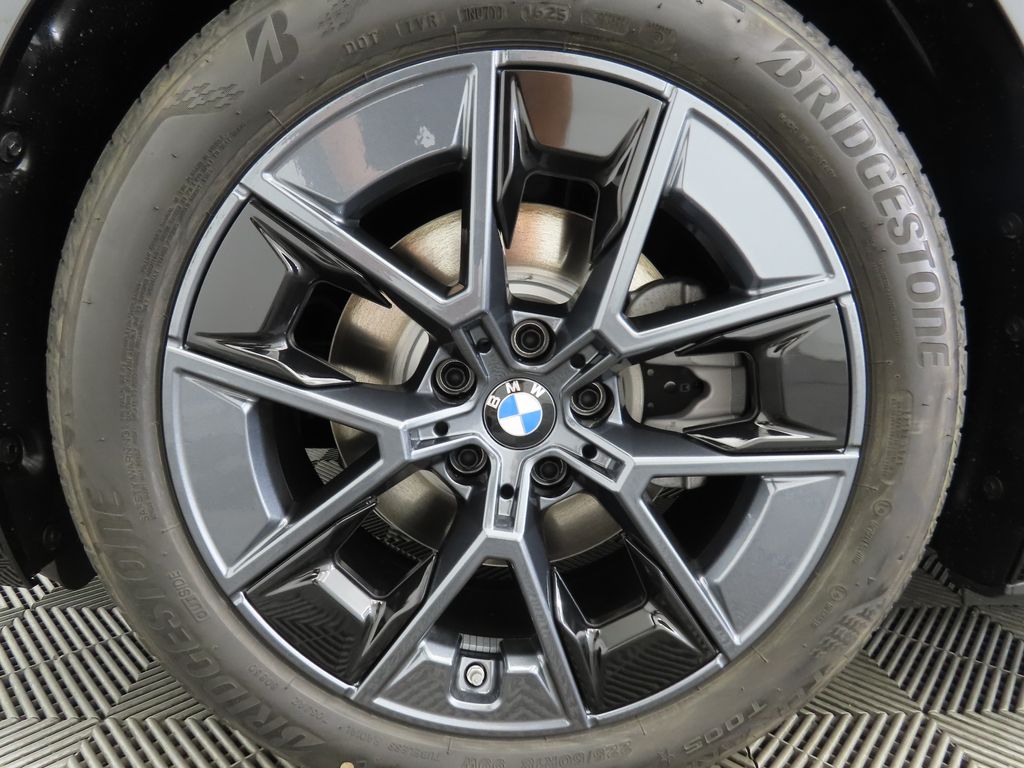 Thumbnail: 2025 BMW i4 - 30