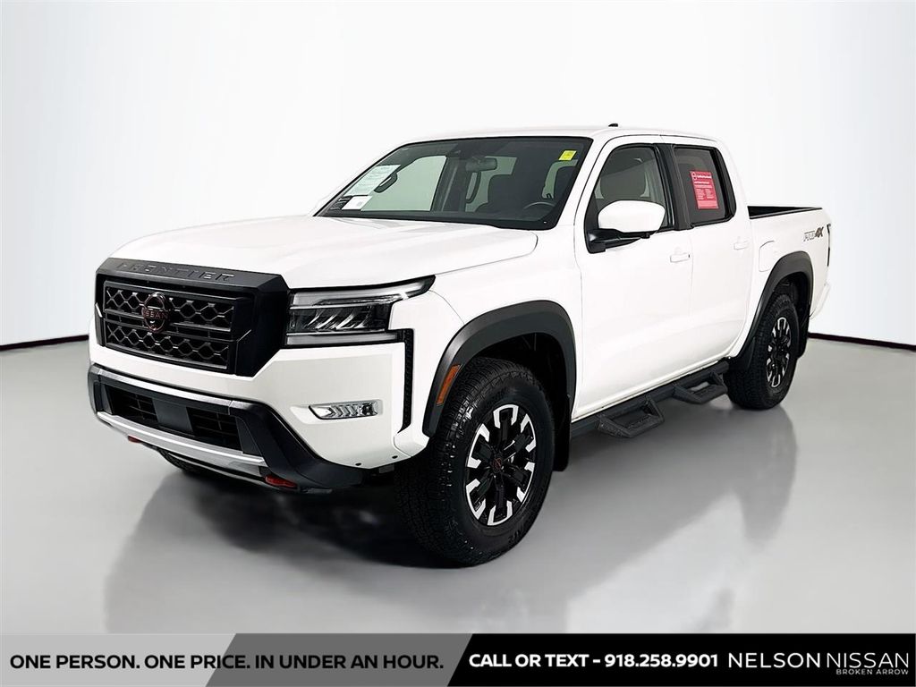 2024 Nissan Frontier PRO-4X Crew Cab 4WD