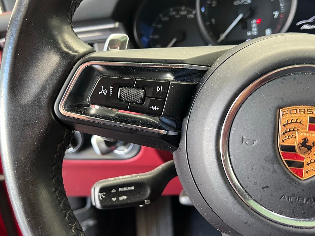 Thumbnail: 2022 Porsche Macan - 8