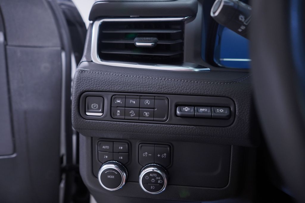 Thumbnail: 2023 GMC Yukon - 19