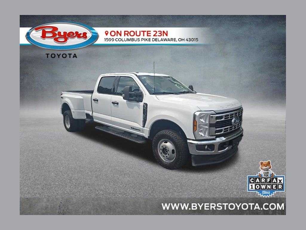 Oxford White 2026 Ford F-350 Super Duty Pickup Truck Four-Wheel Drive Automatic