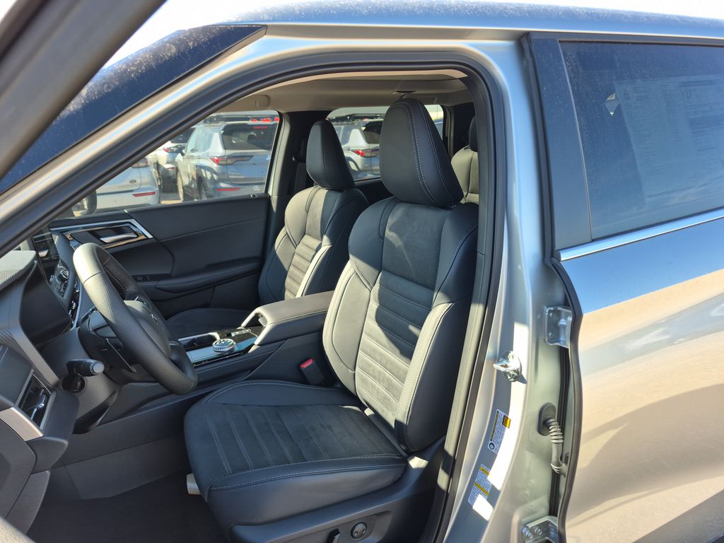 2026 Mitsubishi Outlander SE - 9