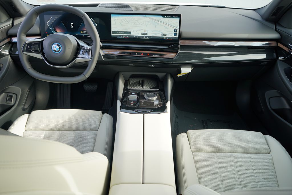 Thumbnail: 2026 BMW i5 - 14