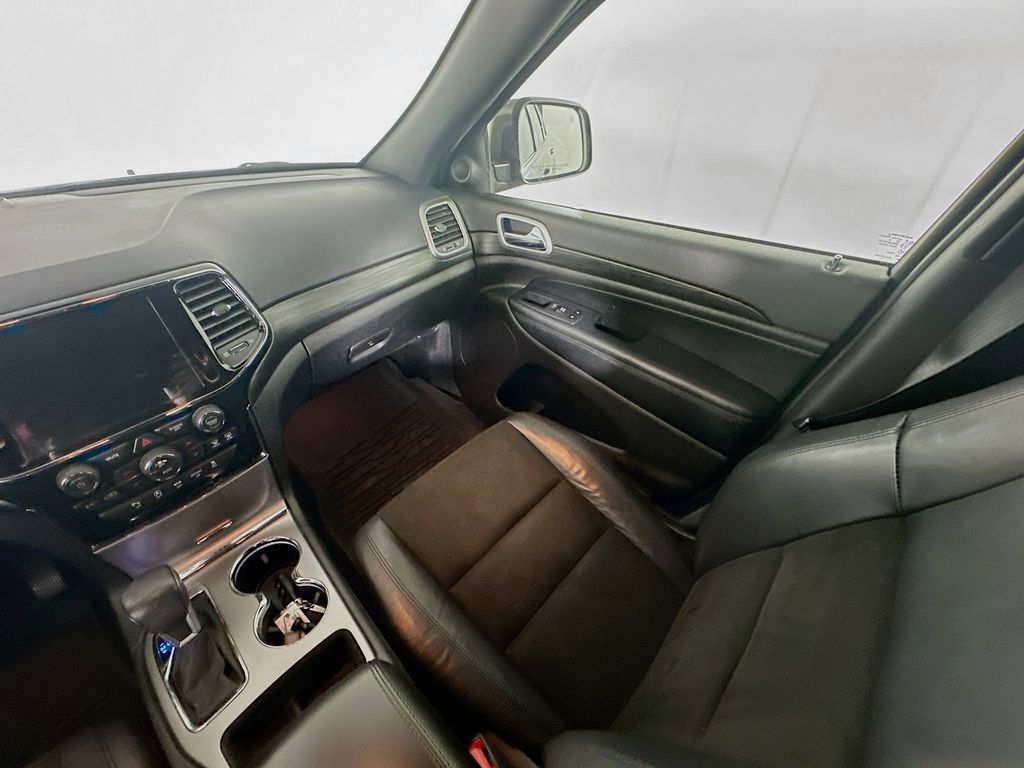 Used 2019 Gray Jeep Altitude image 11