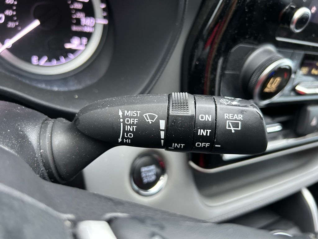 Thumbnail: 2023 Toyota Highlander - 20