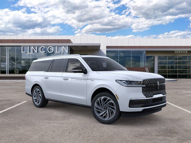 Thumbnail: 2025 Lincoln Navigator L - 7