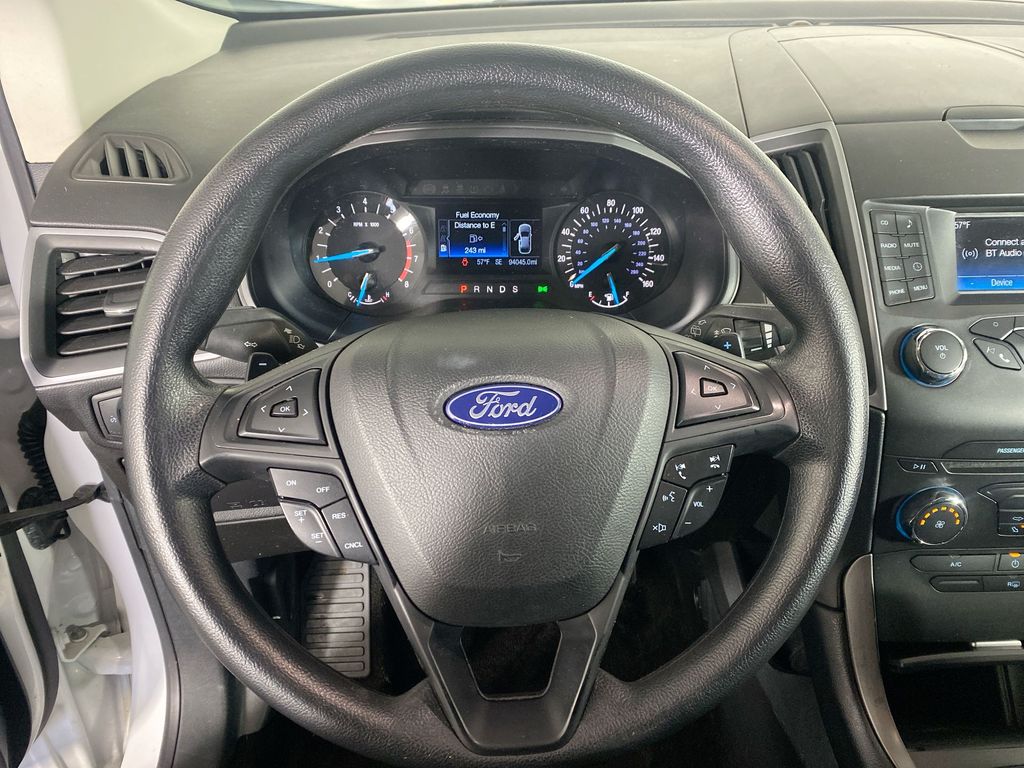 2018 Ford Edge SE 11