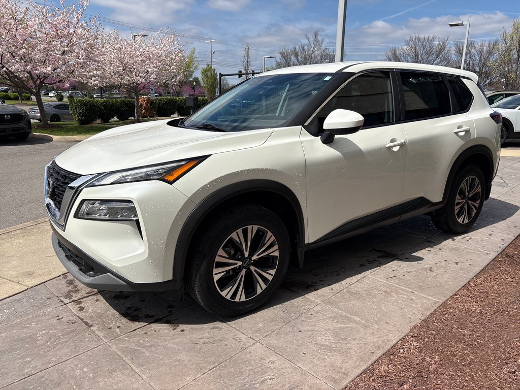 Used 2023 White Nissan SV image 8