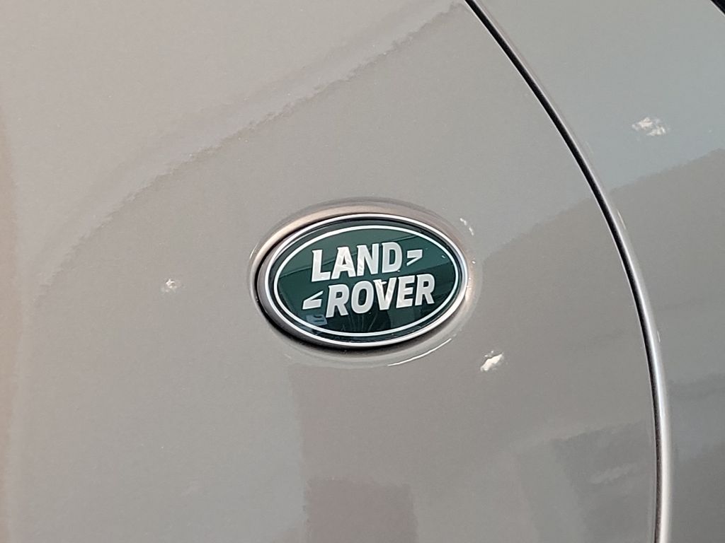 2024 Land Rover Discovery Dynamic SE 19