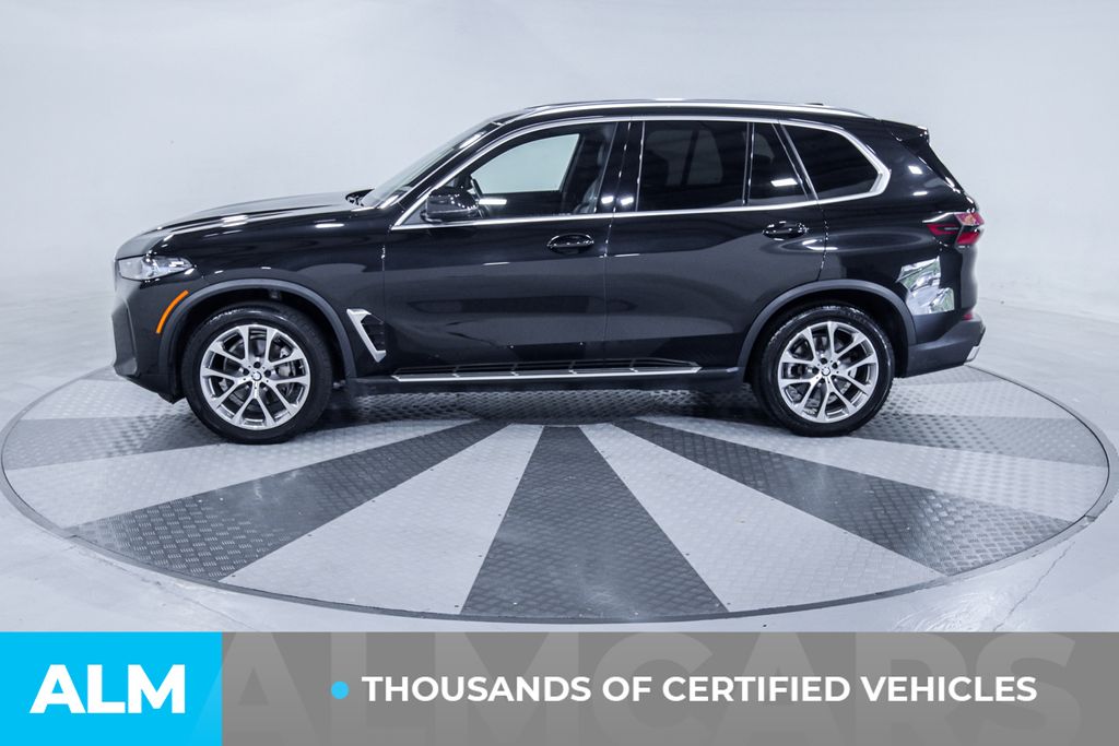 Used 2024 Black BMW sDrive40i image 4