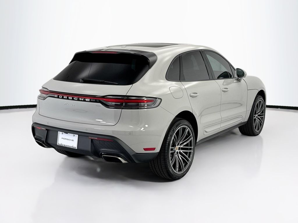 Thumbnail: 2026 Porsche Macan - 7