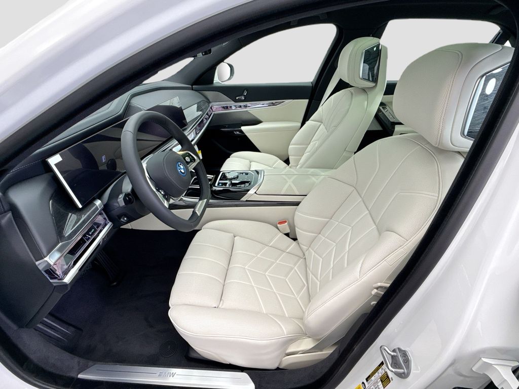 Thumbnail: 2026 BMW i7 - 18