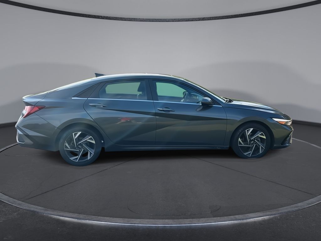 Thumbnail: 2024 Hyundai Elantra - 9