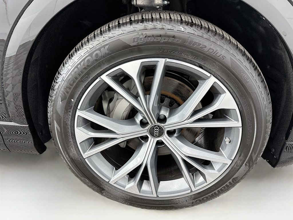 Thumbnail: 2026 Audi Q8 - 31