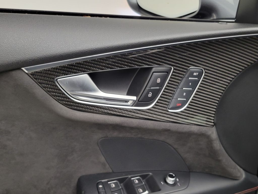 Thumbnail: 2016 Audi RS 7 - 29