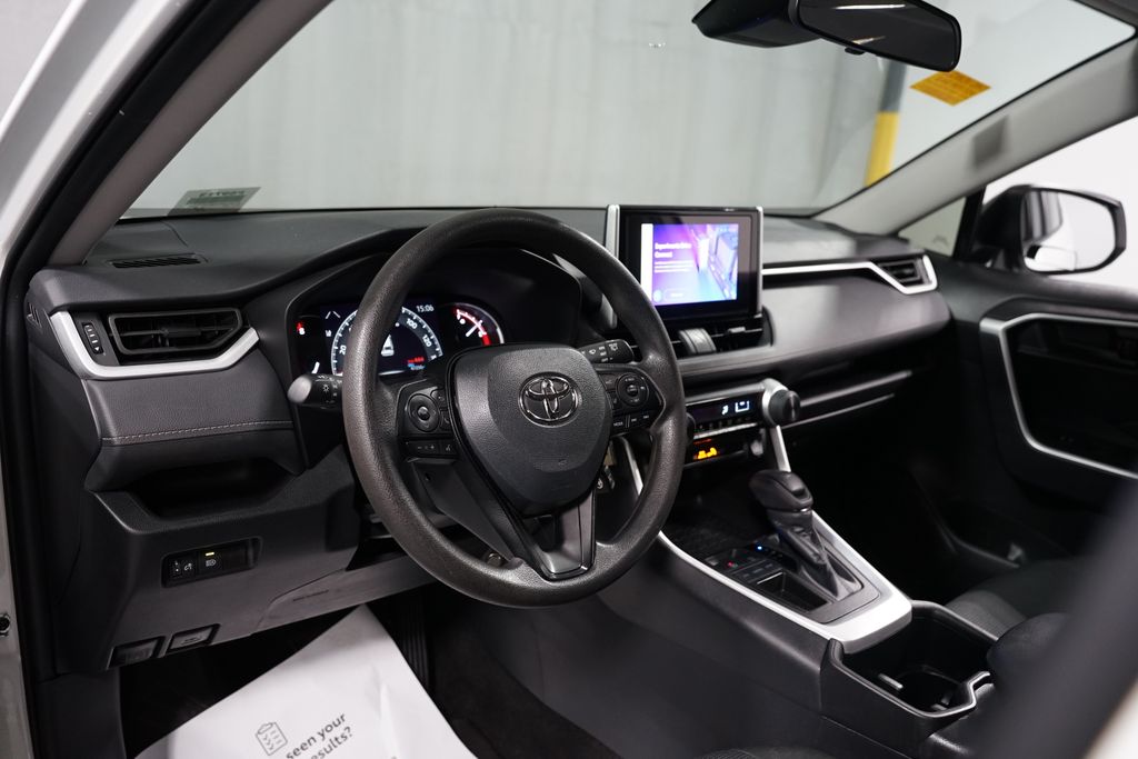 Thumbnail: 2024 Toyota RAV4 - 11