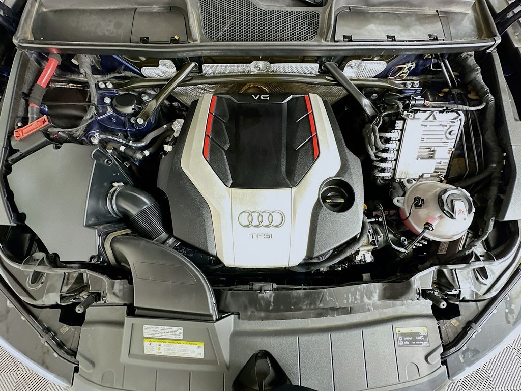 Thumbnail: 2020 Audi SQ5 - 32