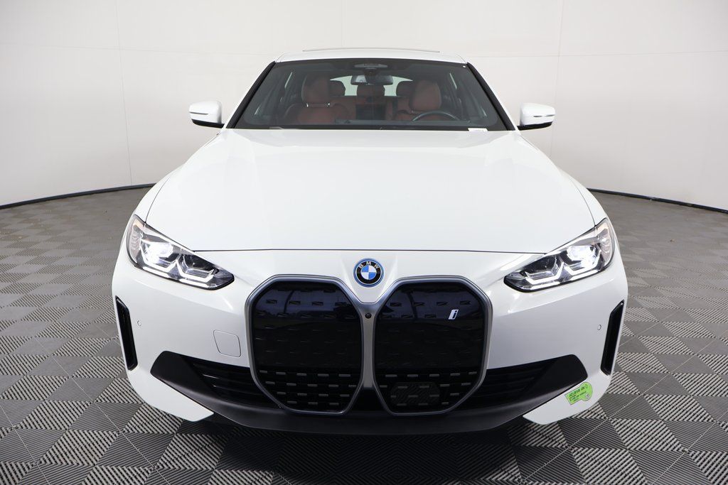 Thumbnail: 2023 BMW i4 - 2