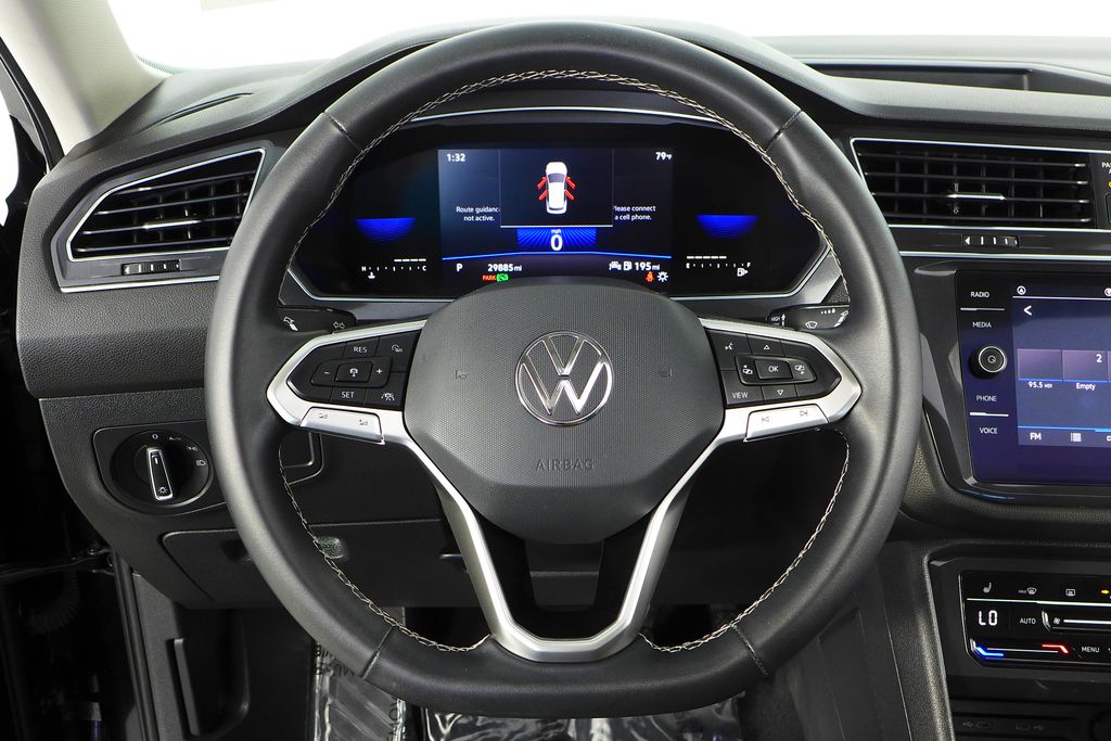 Thumbnail: 2022 Volkswagen Tiguan - 27