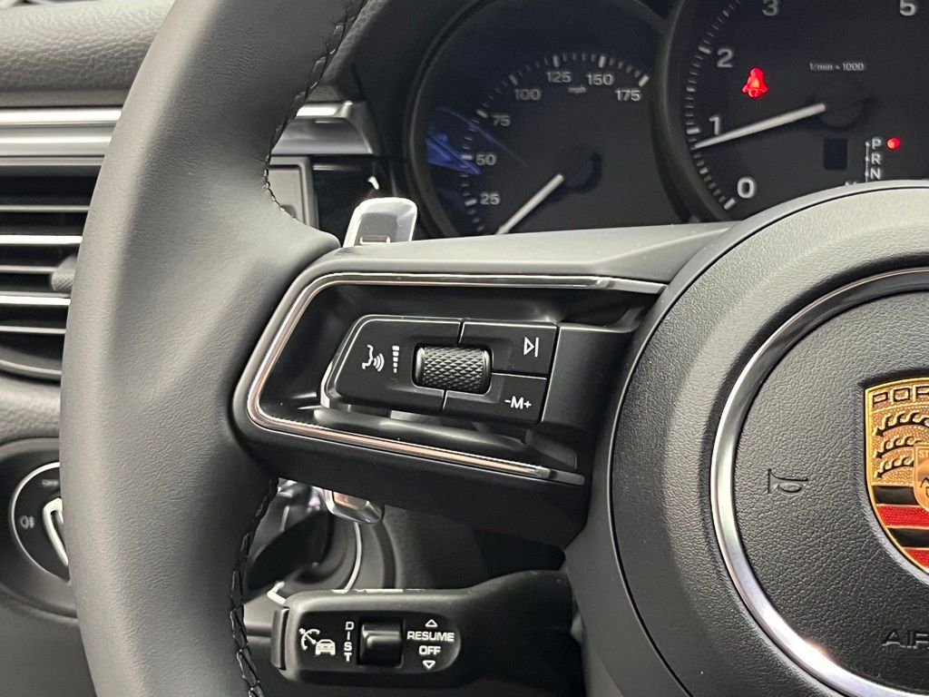 Thumbnail: 2026 Porsche Macan - 13