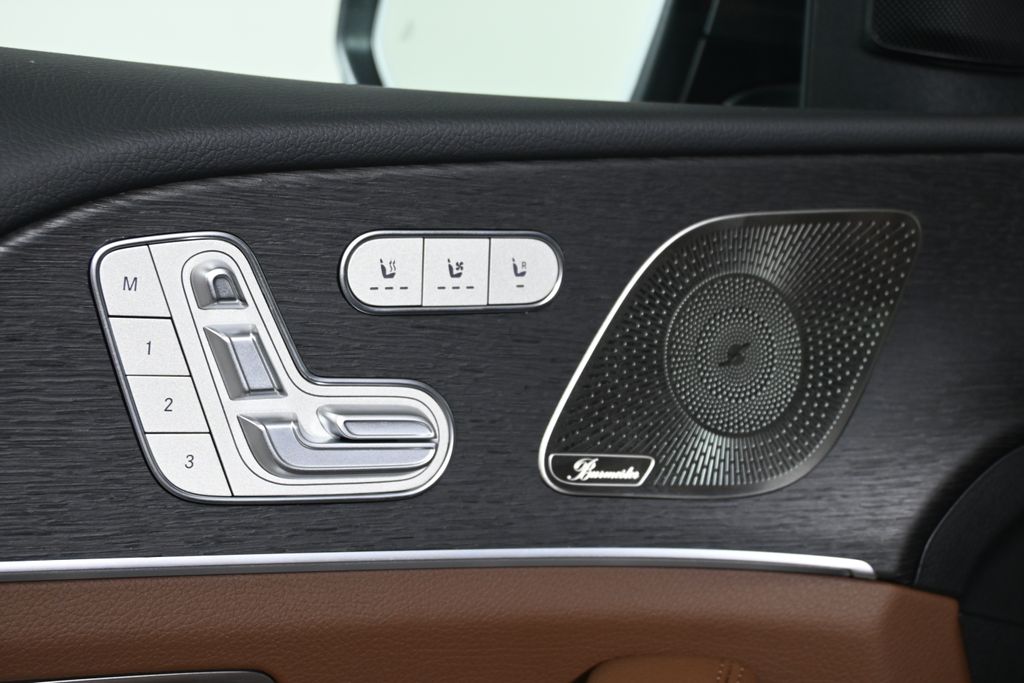 Thumbnail: 2026 Mercedes-Benz GLE - 25