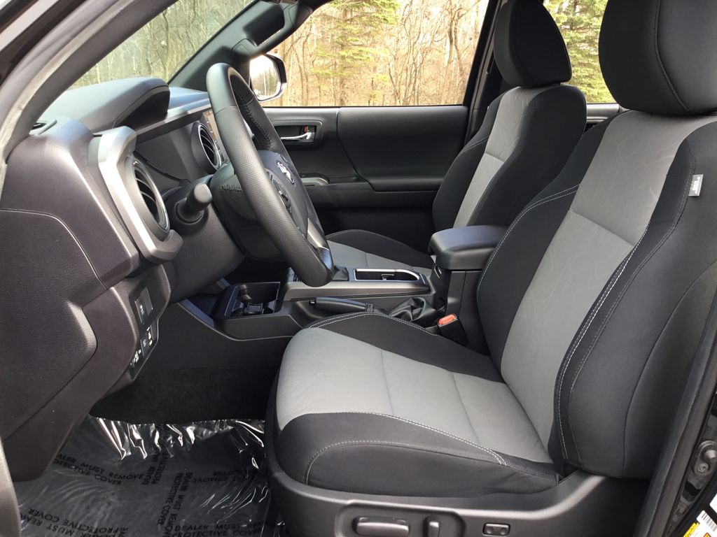 Thumbnail: 2023 Toyota Tacoma - 14