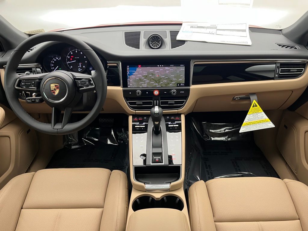 Thumbnail: 2025 Porsche Macan - 23