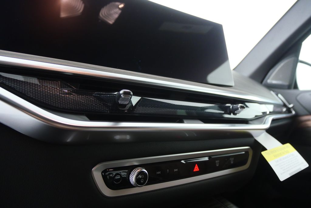 Thumbnail: 2026 BMW X5 - 21
