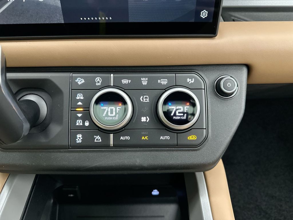 Thumbnail: 2025 Land Rover Defender - 14