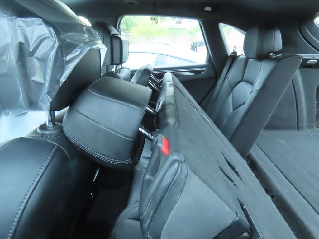 Thumbnail: 2019 Porsche Macan - 6