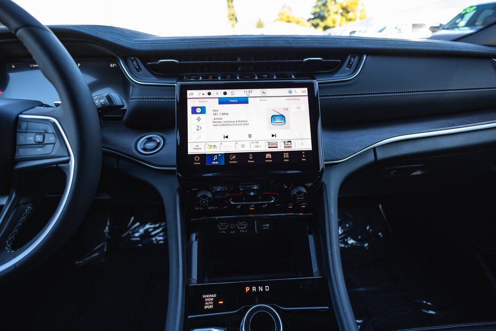 2025 Jeep Grand Cherokee Limited thumbnail 24
