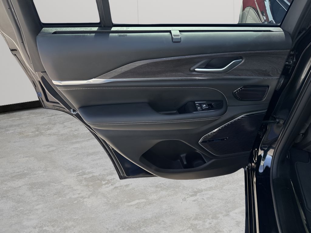 Used 2023 Black Jeep Overland image 17