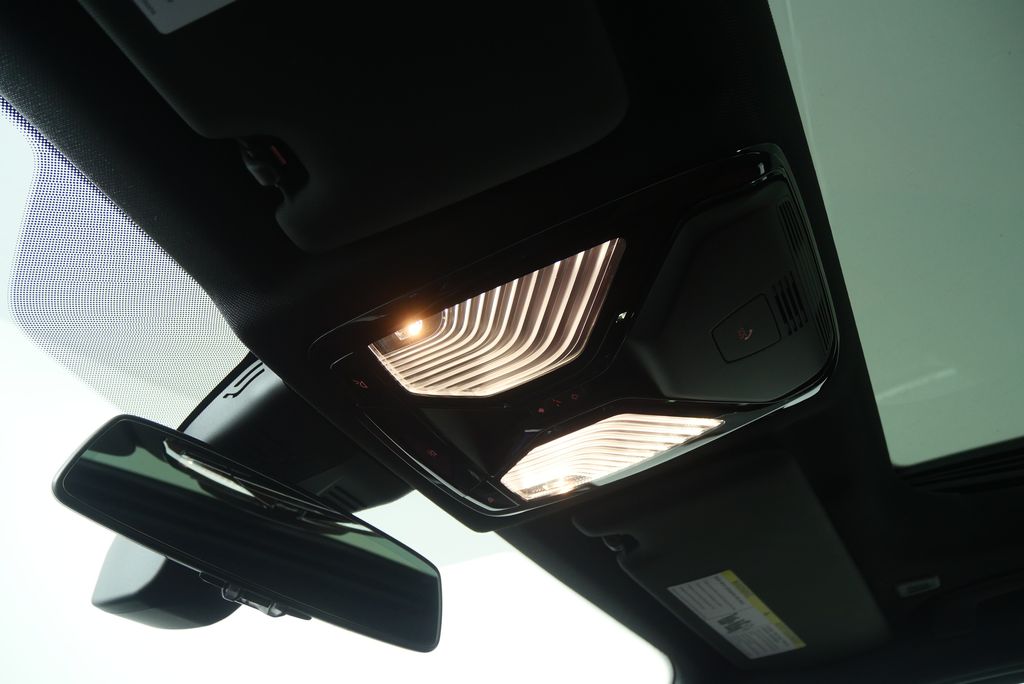 Thumbnail: 2025 BMW 3 Series - 25