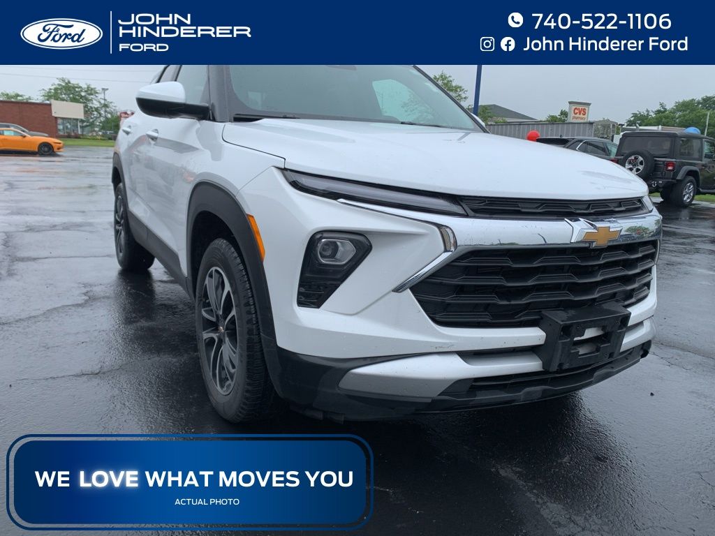 Summit White 2025 Chevrolet Trailblazer SUV / Crossover Four-Wheel Drive 9-Speed Automatic