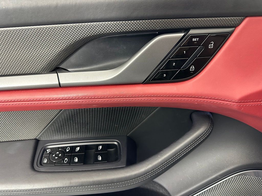 Thumbnail: 2020 Porsche Taycan - 17