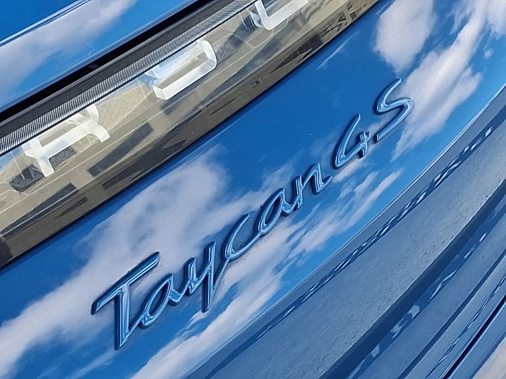 Thumbnail: 2021 Porsche Taycan - 29