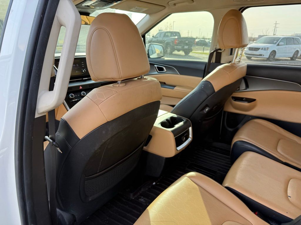 Thumbnail: 2022 Kia Carnival - 9