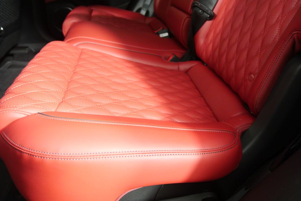 Thumbnail: 2024 Genesis GV70 - 15