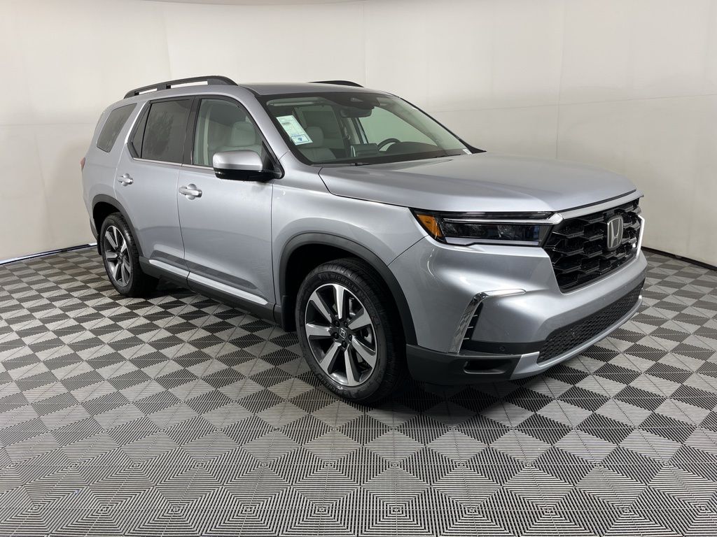 2025 Honda Pilot Touring 18