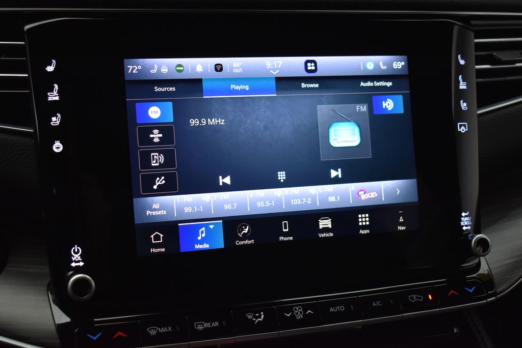 Thumbnail: 2024 Jeep Wagoneer - 20